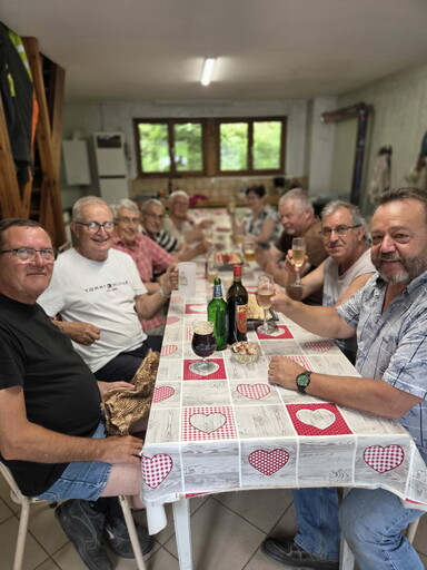 Peinture passerelle, montage cage de but et anniversaire Guy