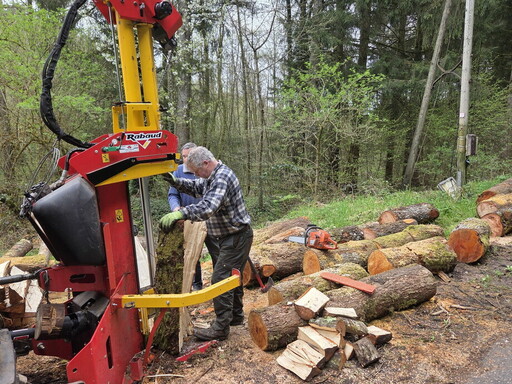 Bois à la Maison de la Forêt / Finition des escaliers 