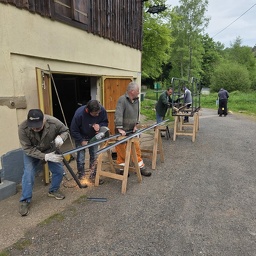Construction garde-corps Machet  /  Peinture passerelle Val