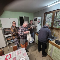 Pose des toitures des marquises / Clôture de l’étang